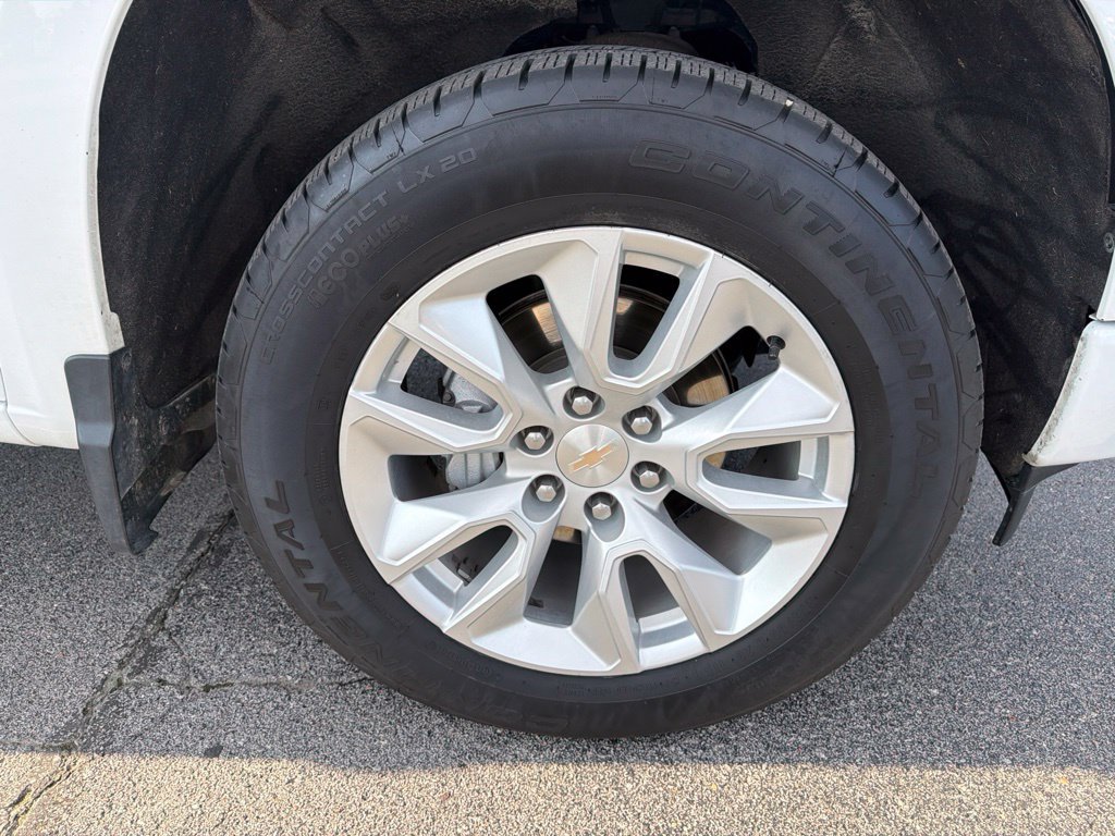 Used 2023 Chevrolet Silverado 1500 Custom AWD/4WD image 9