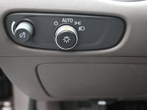 Used 2022 Chevrolet Malibu LS FWD image 21