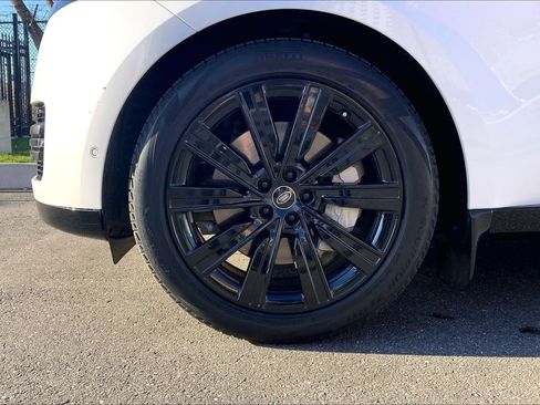 Used 2023 Land Rover Range Rover SE image 5