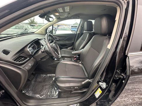 Used 2022 Buick Encore Preferred w/ Safety Package image 28