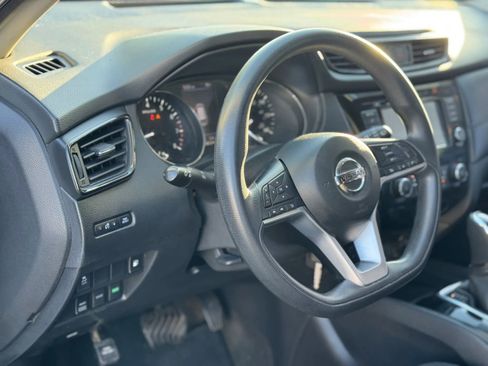 Used 2018 Nissan Rogue S image 18