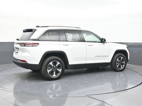 Used 2023 Jeep Grand Cherokee 4WD 4xe image 15