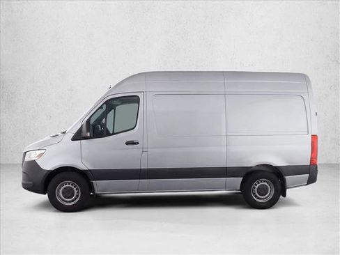 Used 2021 Mercedes-Benz Sprinter 2500 image 4