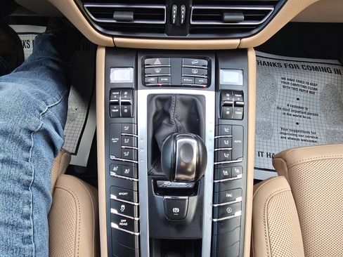 Used 2019 Porsche Macan S AWD/4WD image 35