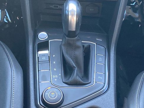 Used 2020 Volkswagen Tiguan SEL image 10