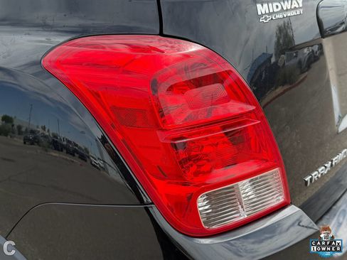 Used 2022 Chevrolet Trax LS w/ Tint and Cruise Package AWD/4WD image 13