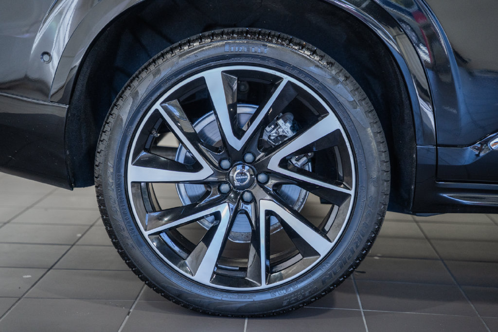 Used 2024 Volvo XC90 B6 Plus AWD/4WD image 16