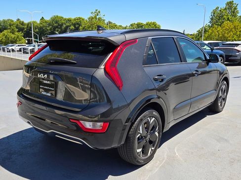 Certified 2024 Kia Niro Wind w/ Wind Preserve Package FWD image 3