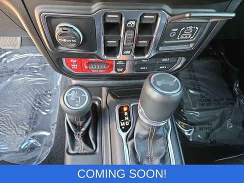 Used 2022 Jeep Wrangler Unlimited Rubicon w/ Xtreme Recon 35" Tire Package AWD/4WD image 30