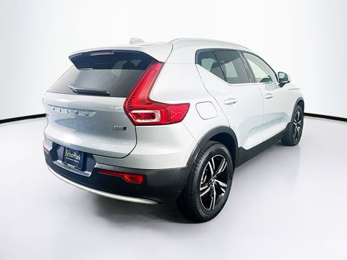 Used 2025 Volvo XC40 B5 Core AWD/4WD image 9