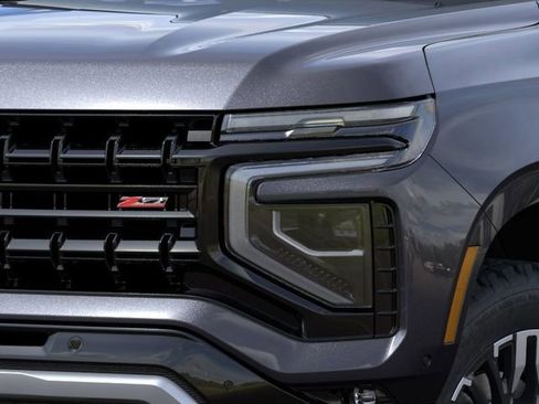 New 2026 Chevrolet Suburban Z71 image 10