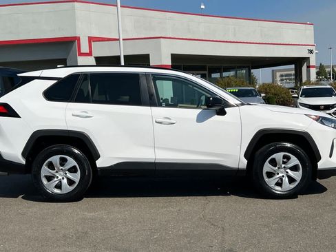 Certified 2021 Toyota RAV4 LE FWD image 6