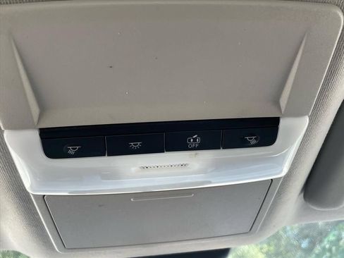 Used 2025 Nissan Sentra SR FWD image 15
