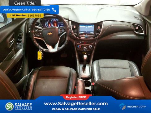 Used 2019 Chevrolet Trax LT w/ LT Convenience Package FWD image 11