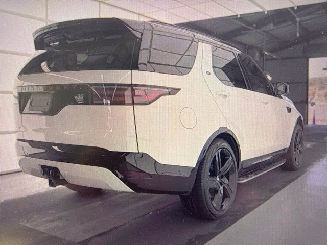 Used 2025 Land Rover Discovery Dynamic SE AWD/4WD image 3