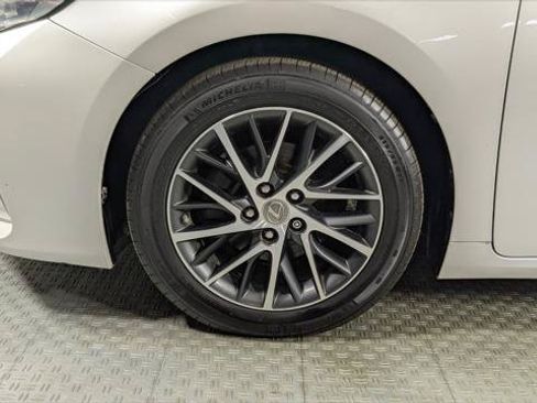 Used 2018 Lexus ES 350 w/ Luxury Package w/Wood Trim FWD image 35