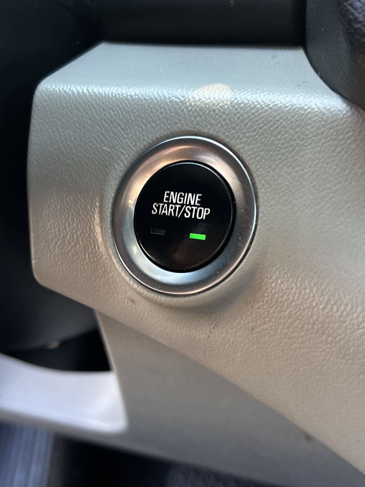 Used 2022 GMC Terrain SLT w/ Tech Package AWD/4WD image 8
