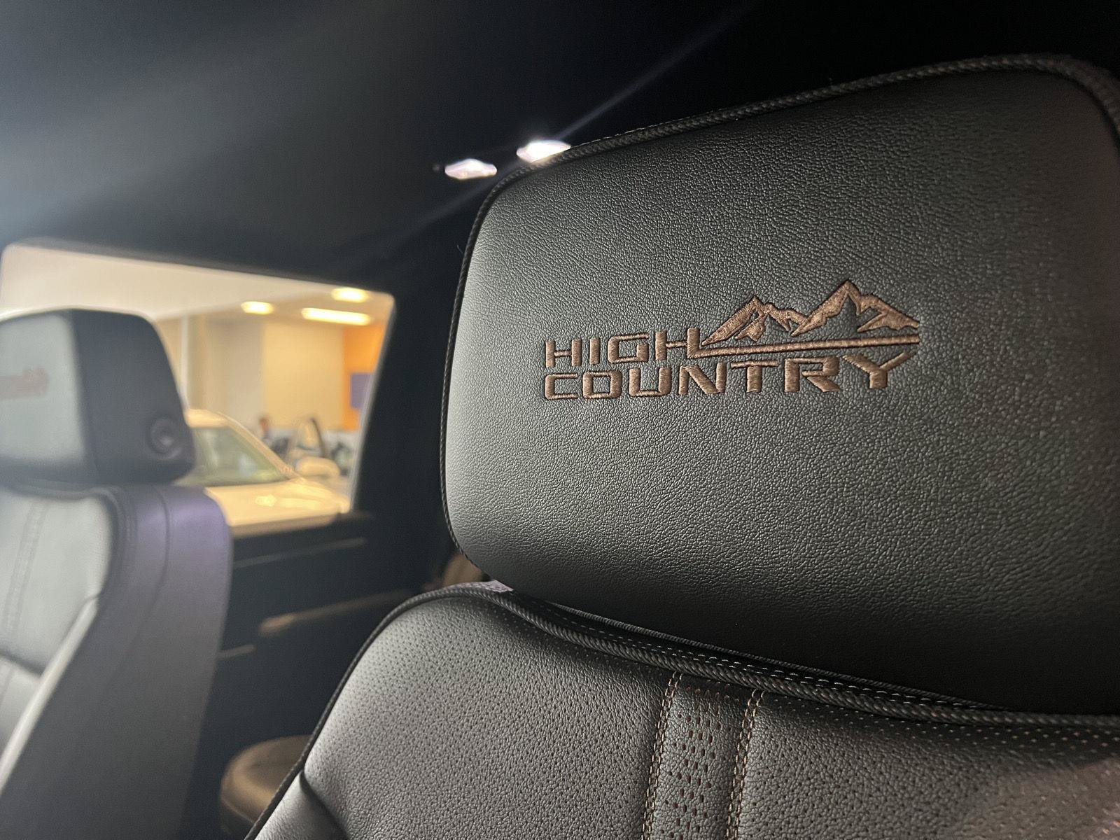 Used 2026 Chevrolet Silverado 2500 High Country w/ Midnight Edition AWD/4WD image 18