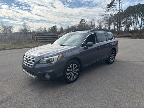 Used 2015 Subaru Outback 3.6R Limited image 2