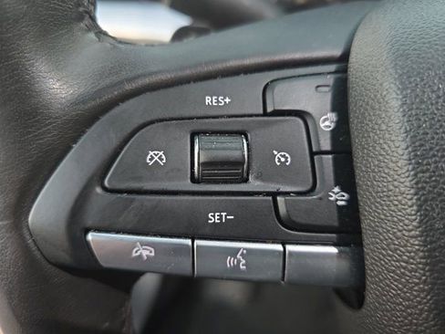 Used 2020 Cadillac XT4 Luxury w/ Cold Weather Package image 16