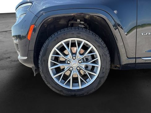 Used 2022 Jeep Grand Cherokee L Summit w/ Luxury Tech Group V AWD/4WD image 12
