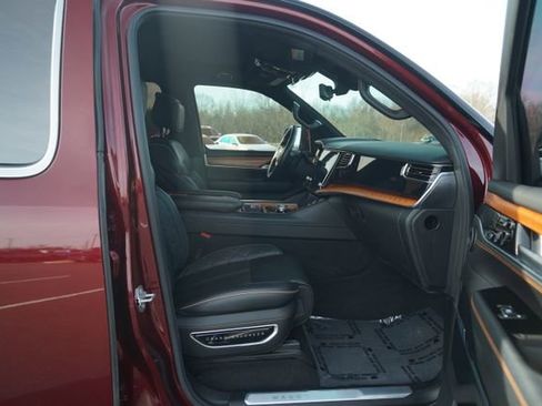 Used 2022 Jeep Grand Wagoneer Series III image 21