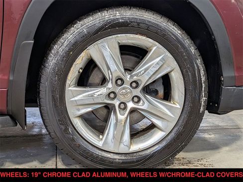 Used 2014 Toyota Highlander Limited image 19