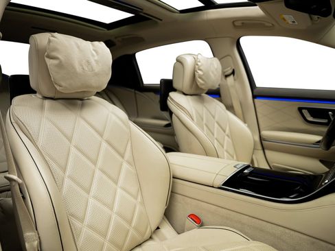 Used 2024 Mercedes-Benz Maybach S 580 4MATIC image 37