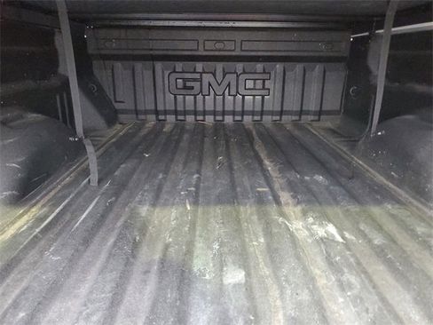 Used 2019 GMC Canyon SLE w/ Elevation Edition image 11