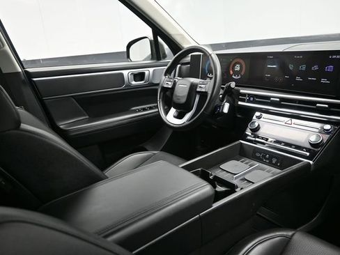 Used 2025 Hyundai Santa Fe SEL image 18