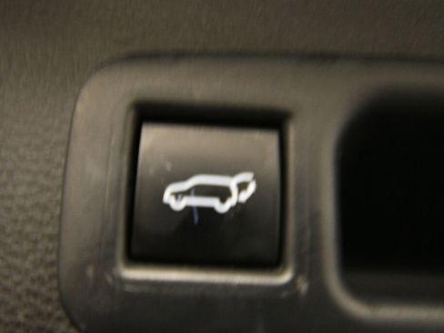 Certified 2024 Toyota Highlander XSE image 25