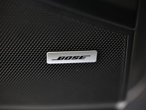 Certified 2025 Porsche Cayenne AWD/4WD image 22