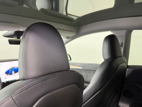 Used 2024 Tesla Model Y Long Range image 20