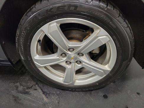 Used 2017 Chevrolet Volt LT w/ Comfort Package image 11