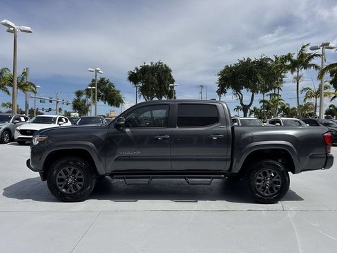 Used 2022 Toyota Tacoma SR5 RWD image 27