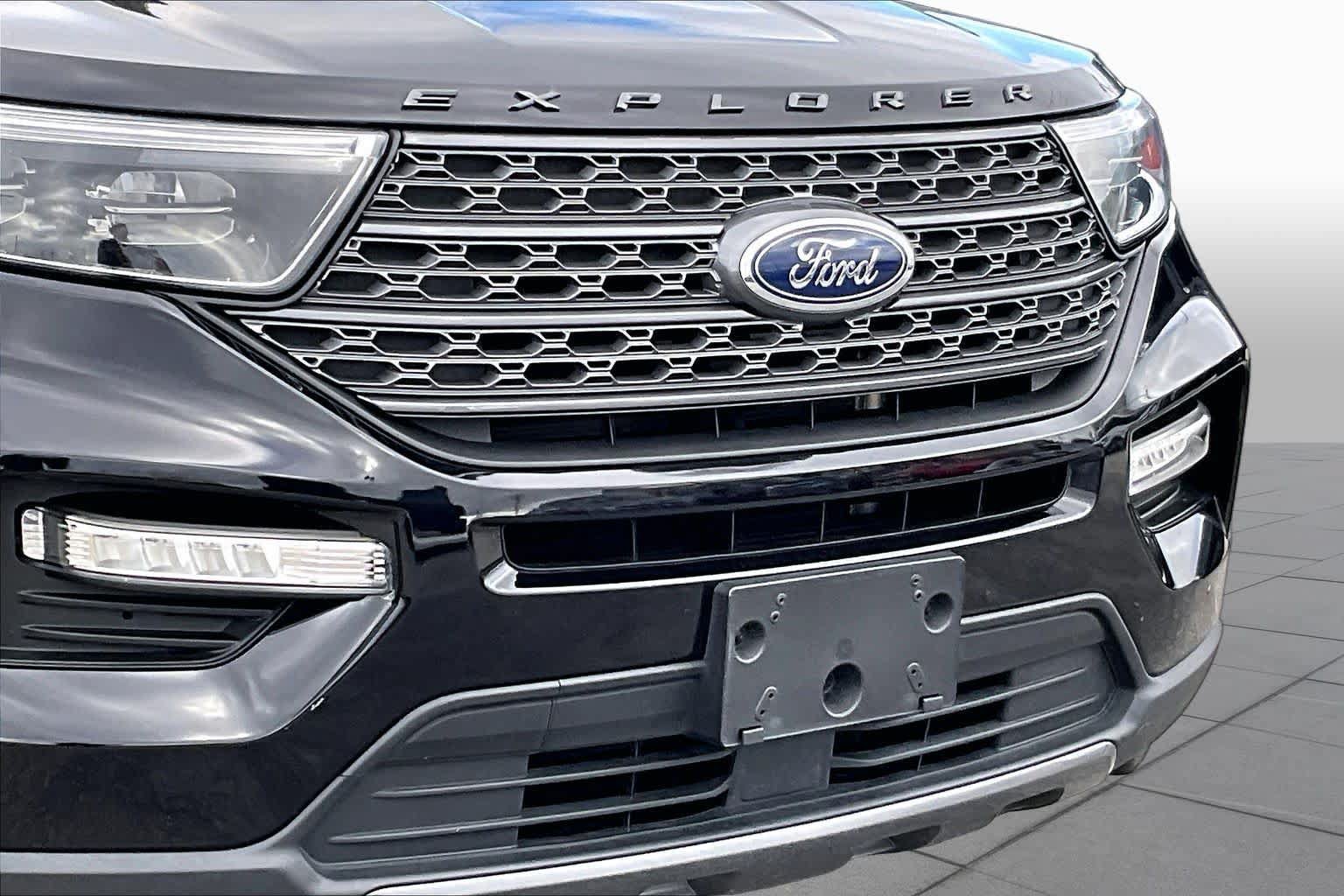 Used 2023 Ford Explorer XLT w/ Equipment Group 202A RWD image 26
