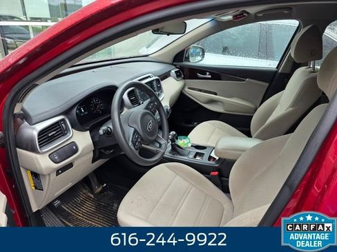 Used 2018 Kia Sorento FWD image 3