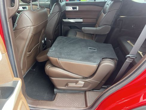 Used 2021 Ford Explorer King Ranch w/ Premium Technology Package AWD/4WD image 29