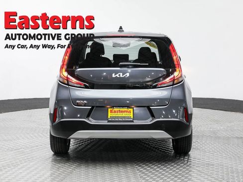 Used 2023 Kia Soul LX w/ LX Technology Package image 6