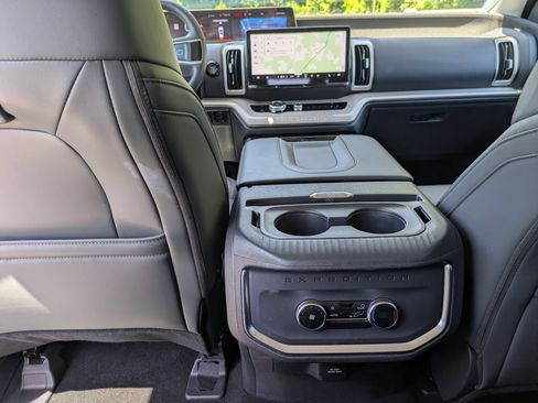 Used 2025 Ford Expedition Active AWD/4WD image 30