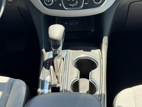 Used 2023 Chevrolet Equinox LS w/ LS Convenience Package FWD image 16