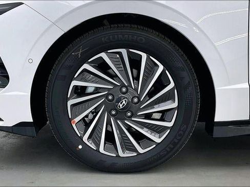 New 2026 Hyundai Sonata Limited image 35