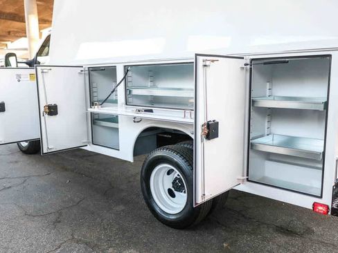 New 2026 Ford E-350 and Econoline 350 Super Duty w/ Power Equipment Group image 11