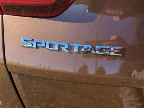 Certified 2020 Kia Sportage LX image 14