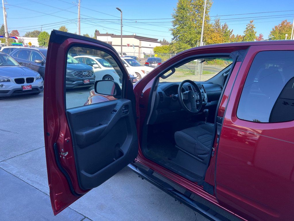 Used 2014 Nissan Frontier SV RWD image 11