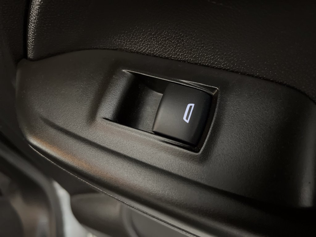 Used 2025 Chevrolet TrailBlazer LT AWD/4WD image 25