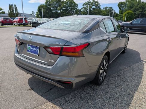 Used 2022 Nissan Altima 2.5 SV AWD/4WD image 5