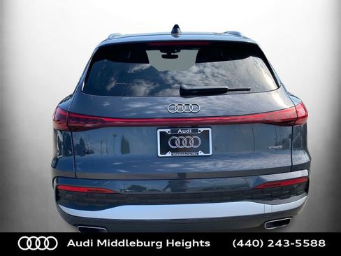 Used 2025 Audi Q5 Premium w/ Convenience Package image 8