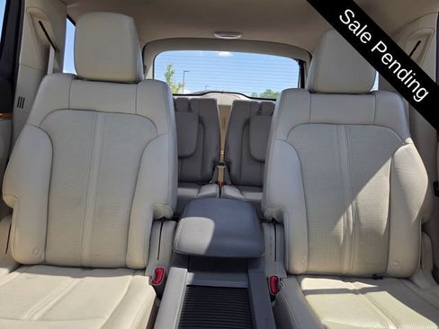 Used 2012 Lincoln MKT AWD image 10