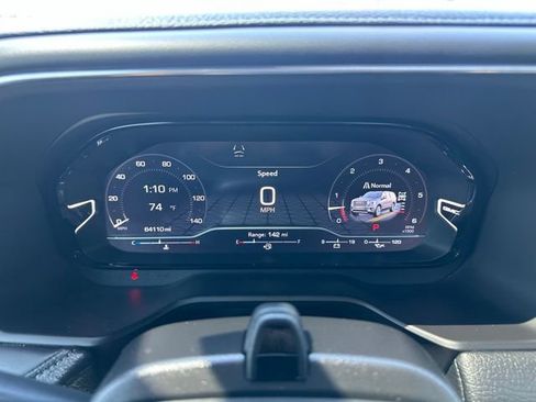 Used 2023 GMC Yukon XL Denali w/ Advanced Technology Package AWD/4WD image 27
